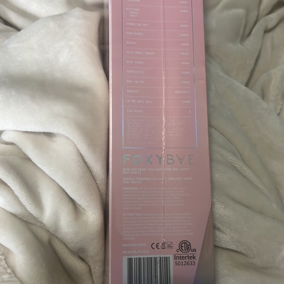 NIB: FOXYBAE Blush Wide Plate Flat Iron - Fast Hair Straightener - Picture 10 of 11